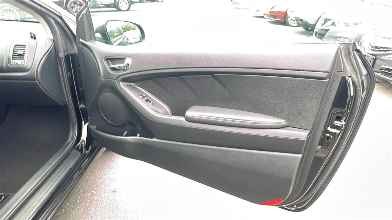Used 2015 Kia Forte Koup EX FWD image 26