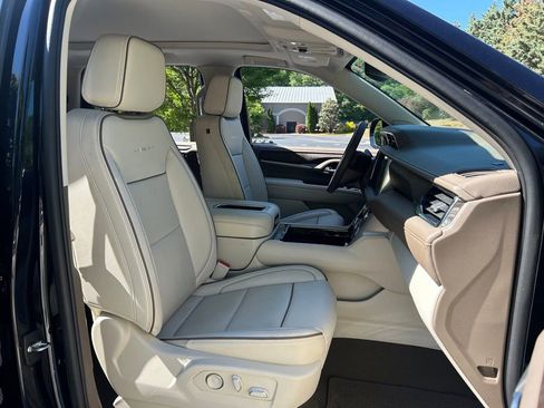Used 2024 GMC Yukon Denali AWD/4WD image 57