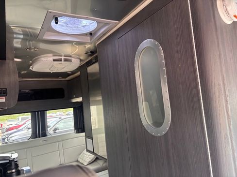 Used 2020 Mercedes-Benz Sprinter 2500 image 11