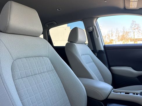 Used 2023 Honda HR-V LX image 30