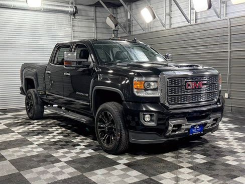 Used 2019 GMC Sierra 2500 Denali w/ Duramax Plus Package image 4