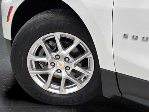 Used 2023 Chevrolet Equinox LS w/ LS Convenience Package AWD/4WD image 32