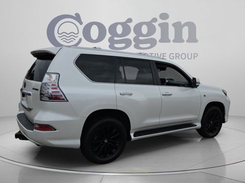 Used 2023 Lexus GX 460 Luxury w/ Accessory Package AWD/4WD image 5