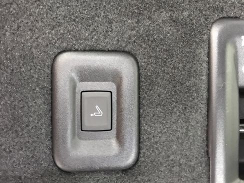 New 2026 Chevrolet Traverse RS w/ LPO, Floor Liner Package image 10