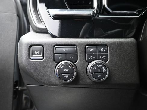 Certified 2025 Chevrolet Silverado 1500 LTZ AWD/4WD image 17