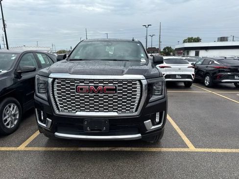 Used 2021 GMC Yukon Denali AWD/4WD image 3