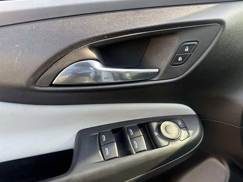 Used 2024 Buick Envista Preferred image 25