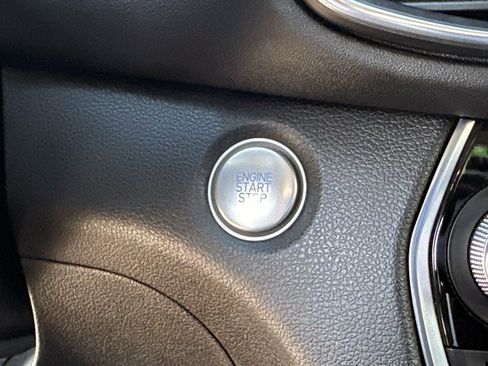 Used 2020 Hyundai Santa Fe Limited image 30