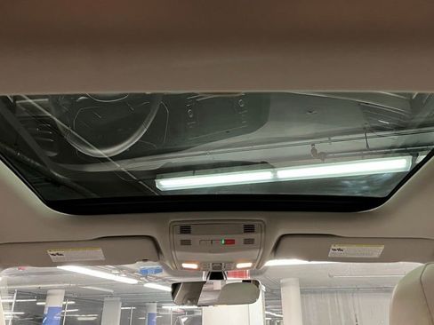 Used 2021 Volkswagen Jetta SE w/ SE Cold Weather Package image 8