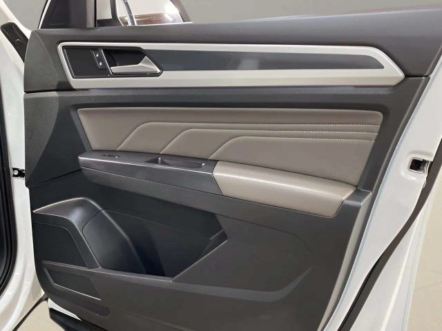 Used 2021 Volkswagen Atlas SEL R-Line FWD image 76