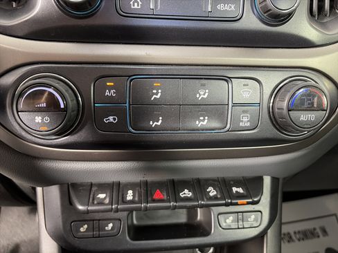 Used 2019 Chevrolet Colorado Z71 AWD/4WD image 27