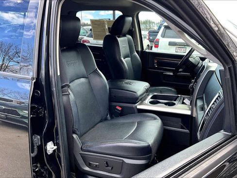 Used 2017 RAM 1500 Laramie w/ Convenience Group image 7