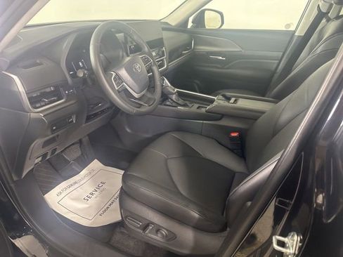 Used 2024 Toyota Grand Highlander XLE image 5