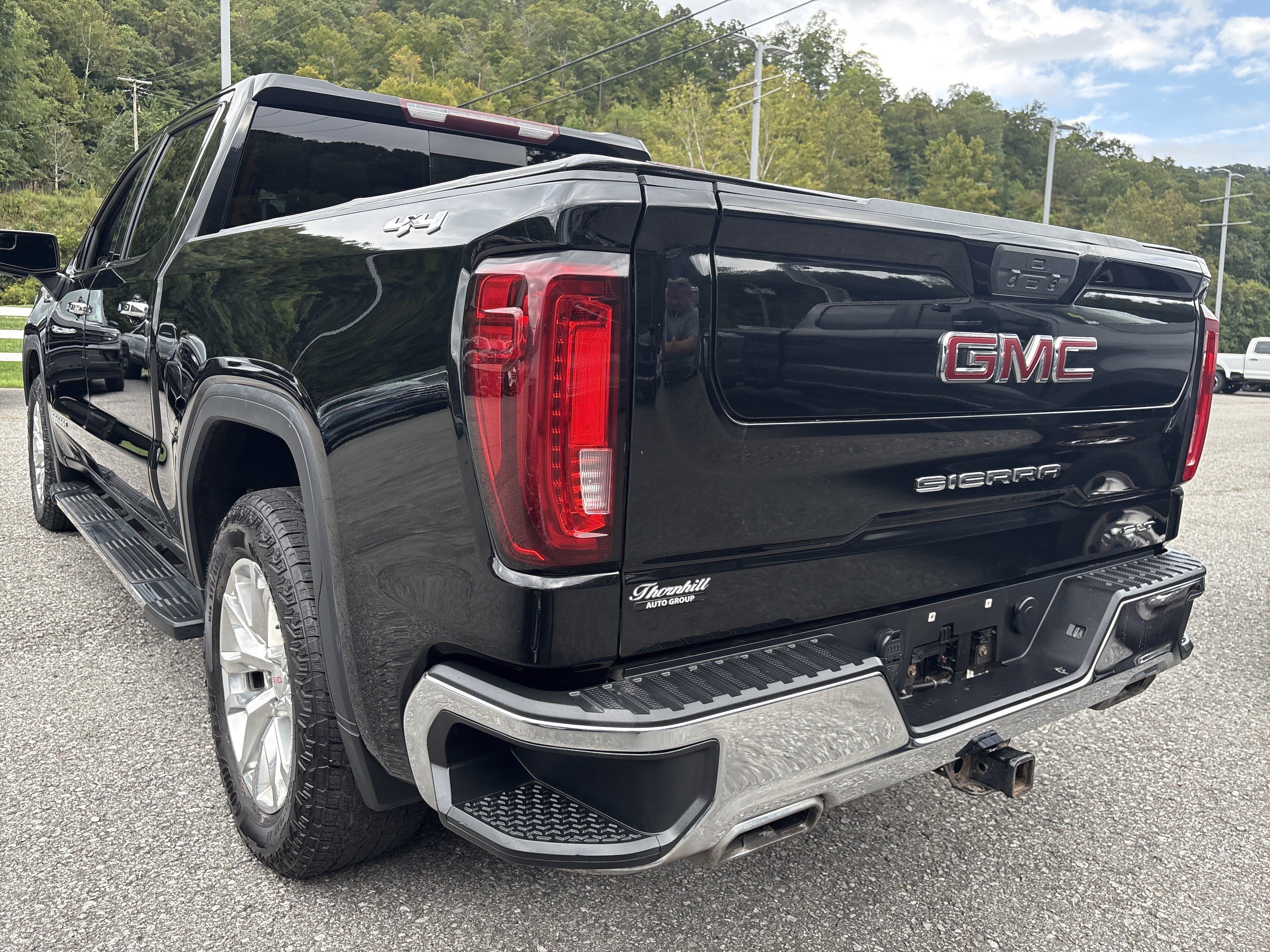 Used 2021 GMC Sierra 1500 SLT w/ SLT Premium Package AWD/4WD image 6