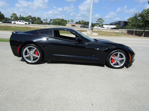 Used 2014 Chevrolet Corvette Stingray Coupe w/ 2LT Preferred Equipment Group RWD image 4