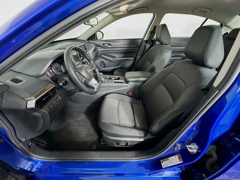 Used 2025 Nissan Altima 2.5 SV image 13