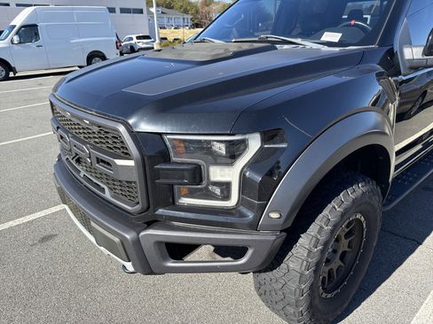 Used 2017 Ford F150 Raptor w/ Equipment Group 802A Luxury image 6