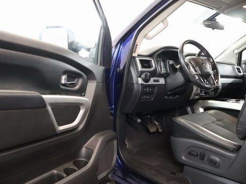 Used 2018 Nissan Titan PRO-4X image 6