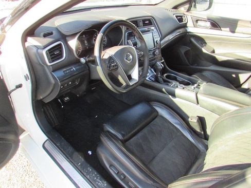 Used 2021 Nissan Maxima SR w/ Sport Mat Group image 15