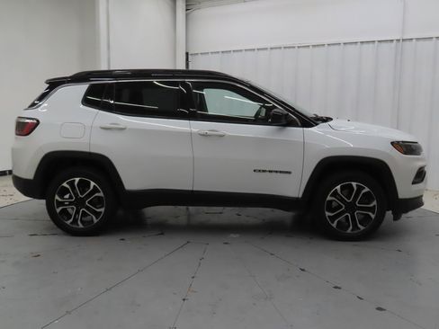 Used 2023 Jeep Compass Limited image 2