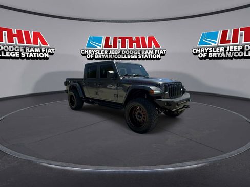 Used 2021 Jeep Gladiator Rubicon AWD/4WD image 2