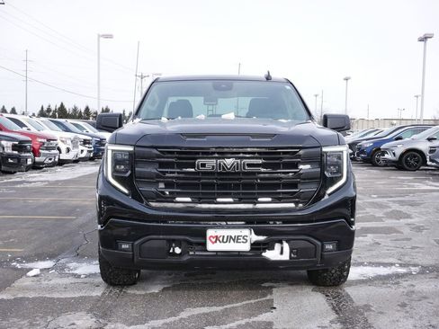 Used 2024 GMC Sierra 1500 Elevation AWD/4WD image 2