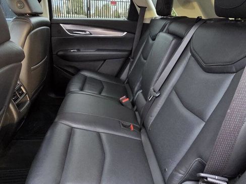 Used 2017 Cadillac XT5 Luxury w/ Driver Awareness Package image 10