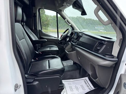 Used 2025 Ford Transit 250 148 Medium Roof Extended AWD image 28
