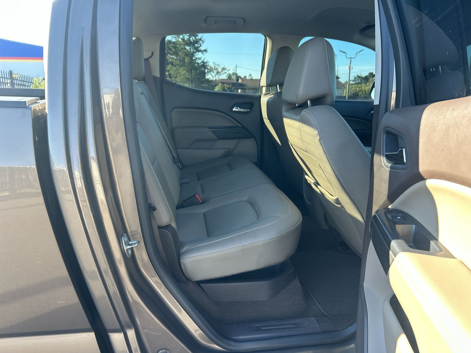 Used 2016 GMC Canyon SLT w/ Driver Alert Package AWD/4WD image 30