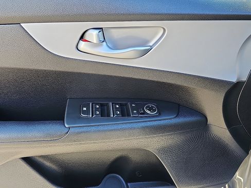 Used 2023 Kia Forte LXS w/ LXS Technology Package image 12