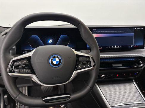 Used 2025 BMW i4 xDrive40i w/ Parking Assistance Package image 22