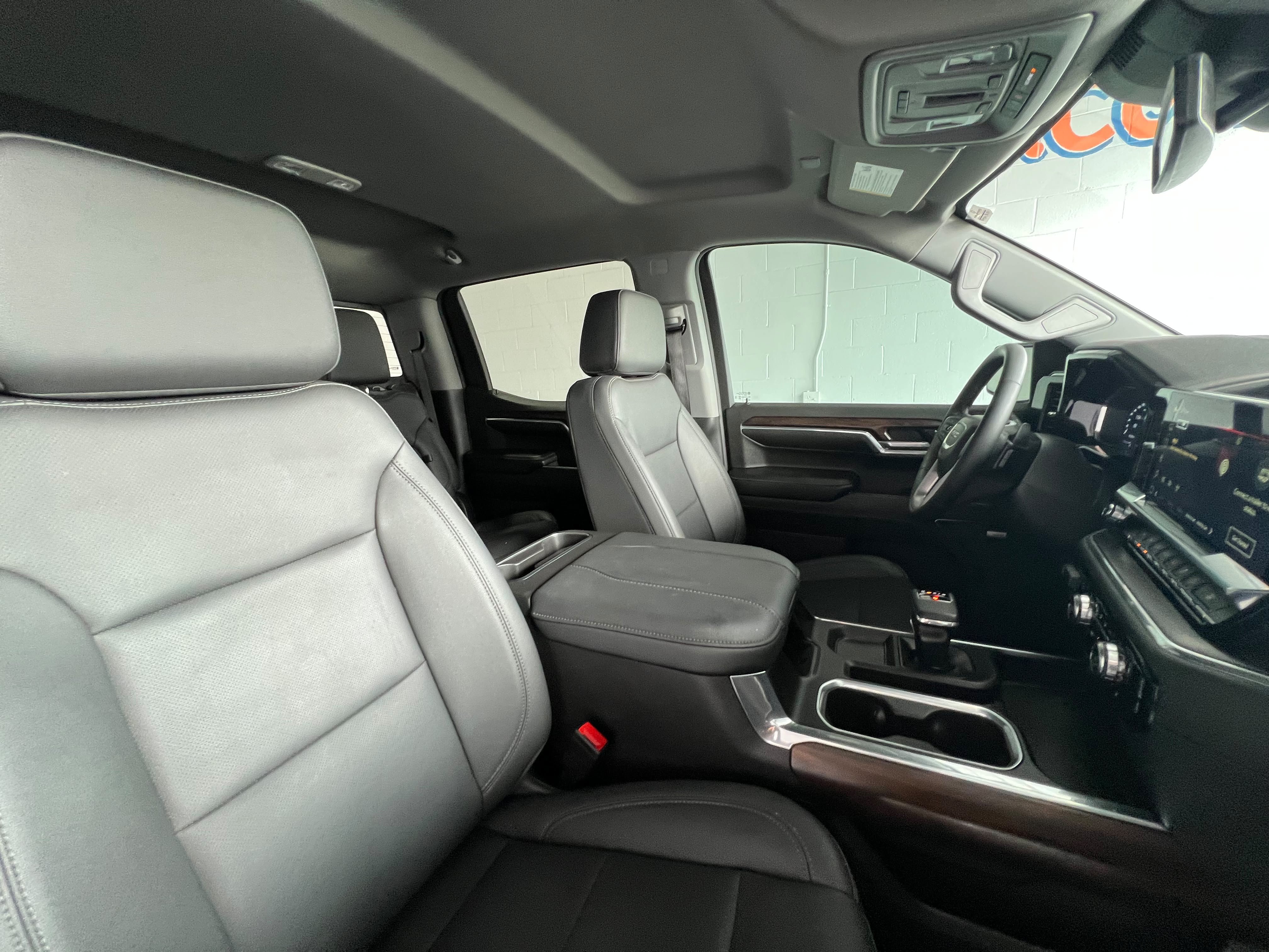 Used 2024 GMC Sierra 1500 SLT AWD/4WD image 15