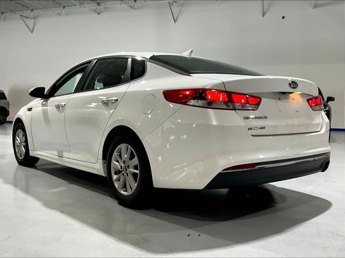 Used 2016 Kia Optima LX FWD image 3