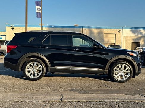 Certified 2023 Ford Explorer Platinum w/ Technology Package image 9