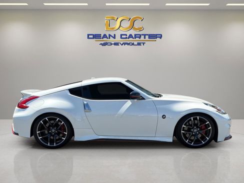 Used 2017 Nissan 370Z NISMO RWD image 6