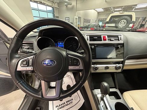 Used 2017 Subaru Outback 2.5i Limited w/ Popular Package #5 AWD/4WD image 9