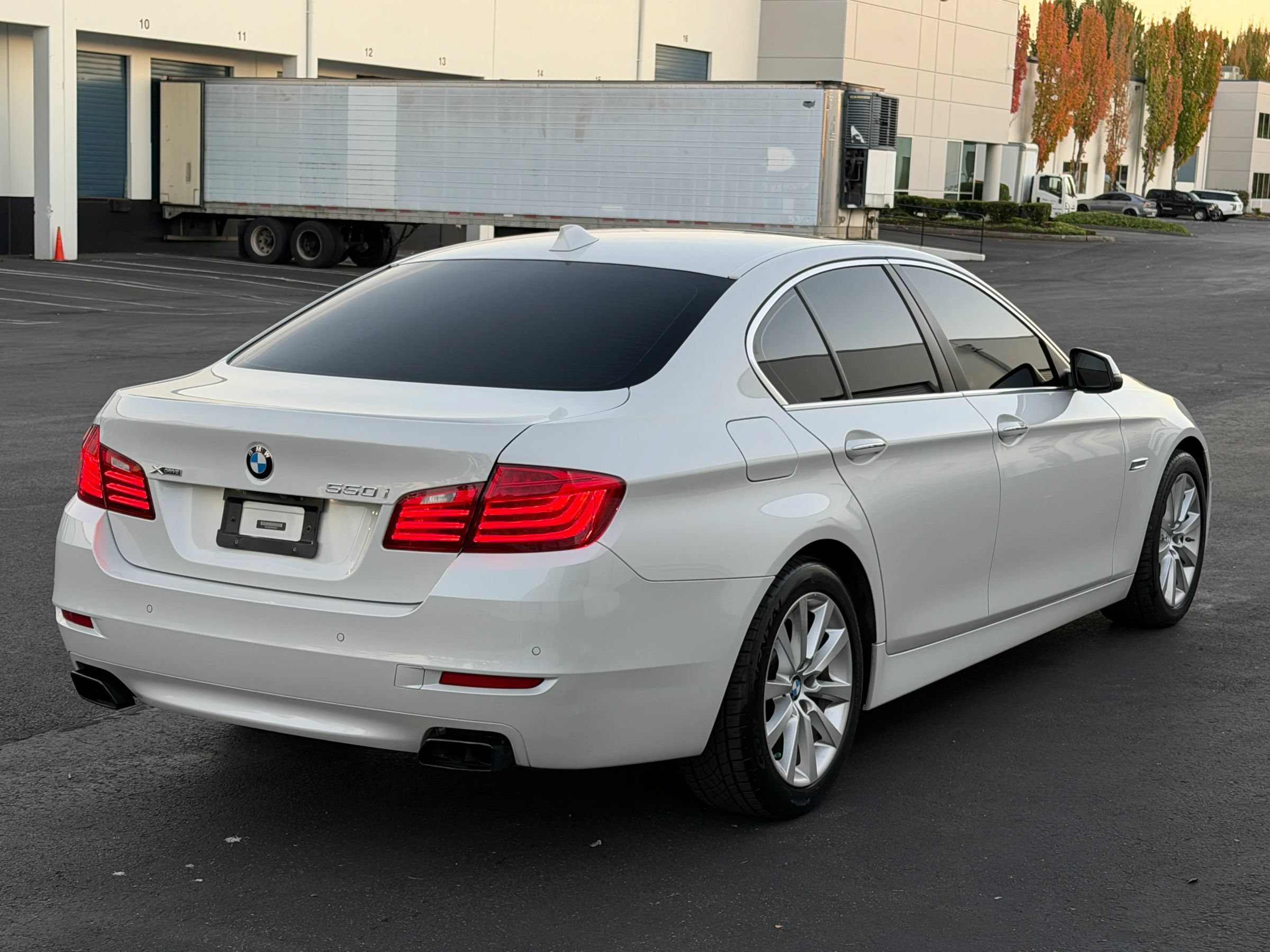 Used 2014 BMW 550i xDrive Sedan AWD/4WD image 4