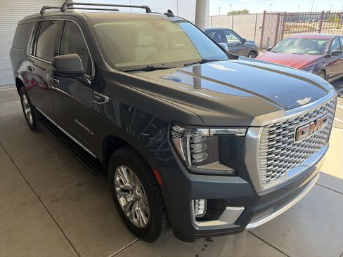 Used 2021 GMC Yukon XL Denali AWD/4WD image 3