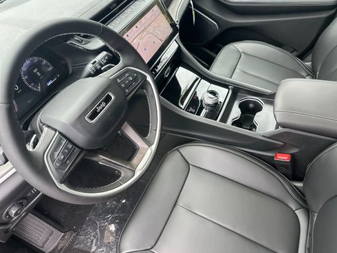 New 2026 Jeep Grand Cherokee L Limited AWD/4WD image 10