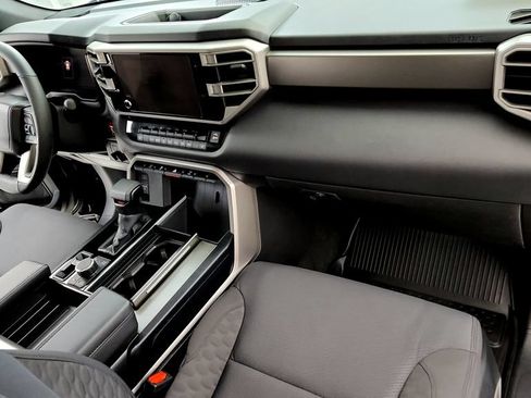 Certified 2025 Toyota Sequoia SR5 AWD/4WD image 22