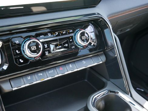 New 2026 GMC Sierra 3500 AT4 w/ AT4 Premium Plus Package AWD/4WD image 19