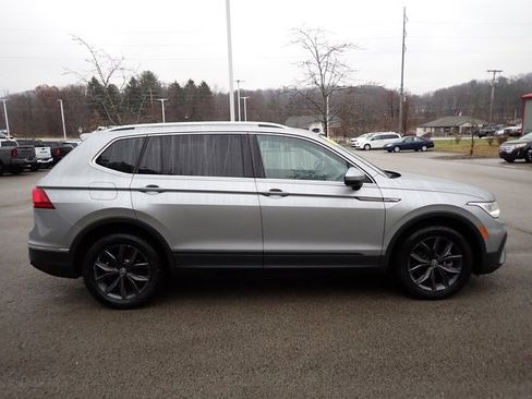 Used 2022 Volkswagen Tiguan SE image 8