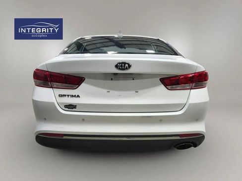 Used 2018 Kia Optima LX w/ Convenience Package image 4