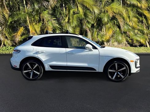 Used 2024 Porsche Macan AWD/4WD image 4