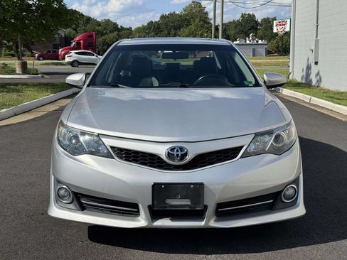 Used 2014 Toyota Camry SE w/ Moonroof Package FWD image 25
