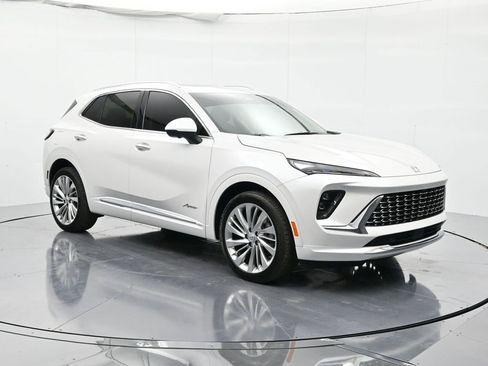 Certified 2024 Buick Envision Avenir image 3