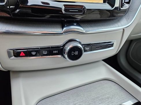 Certified 2025 Volvo XC60 T8 Plus w/ Protection Package Premier AWD/4WD image 26
