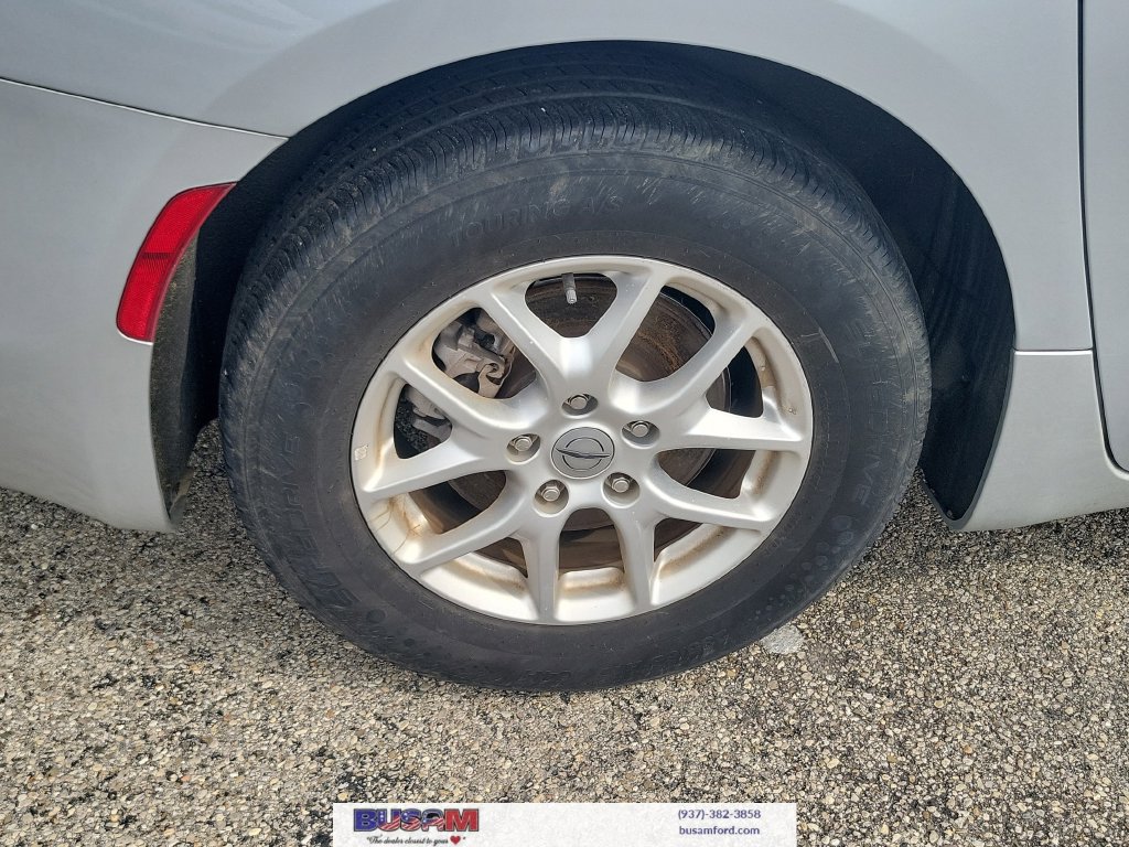 Used 2023 Chrysler Voyager LX FWD image 5