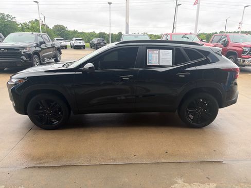 Used 2025 Chevrolet Trax ACTIV w/ Driver Confidence Package FWD image 3