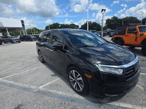 Used 2023 Honda Odyssey Touring image 2